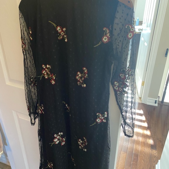 Beautiful wrap dress with embroidered details size S-M - Picture 2 of 4